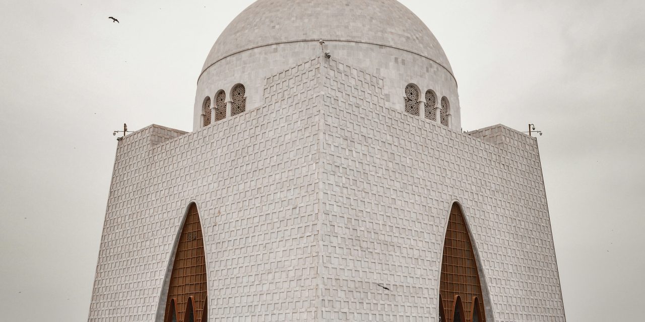 7 Must-Visit Places in Karachi, Pakistan