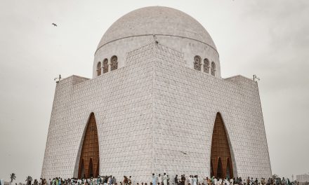 7 Must-Visit Places in Karachi, Pakistan