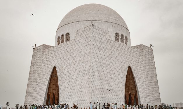 7 Must-Visit Places in Karachi, Pakistan